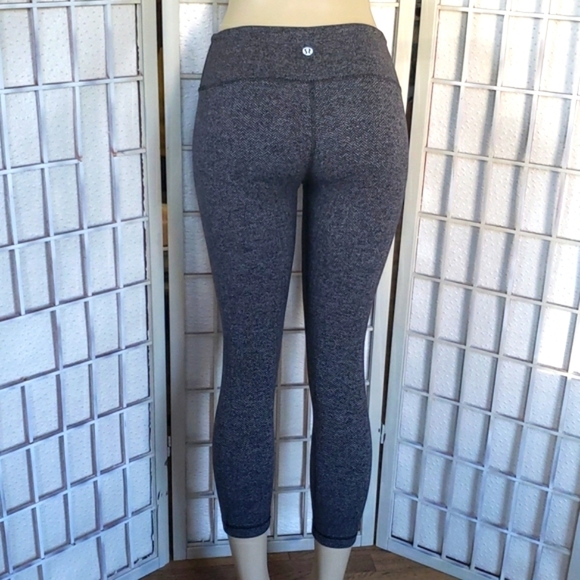 lululemon athletica Pants - Lululemon black/gray woman leggings pants crop